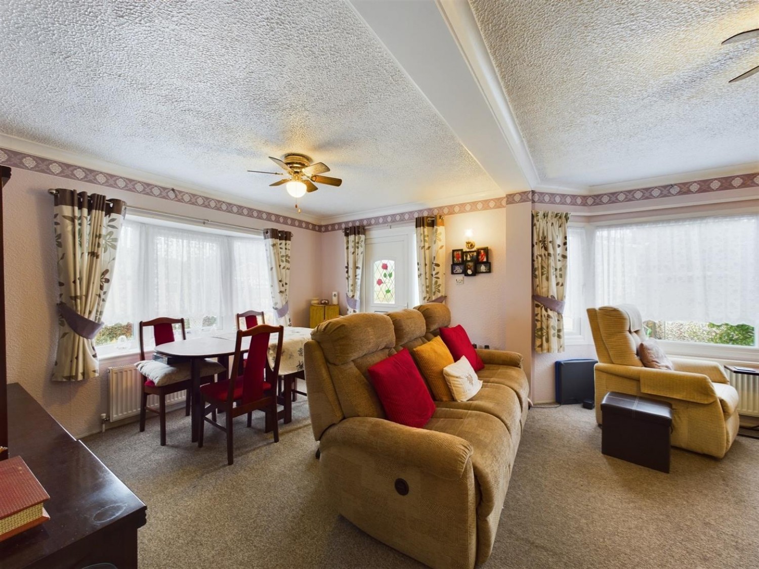3 bedroom Park home for Sale Avondale, North Hykeham, Lincoln