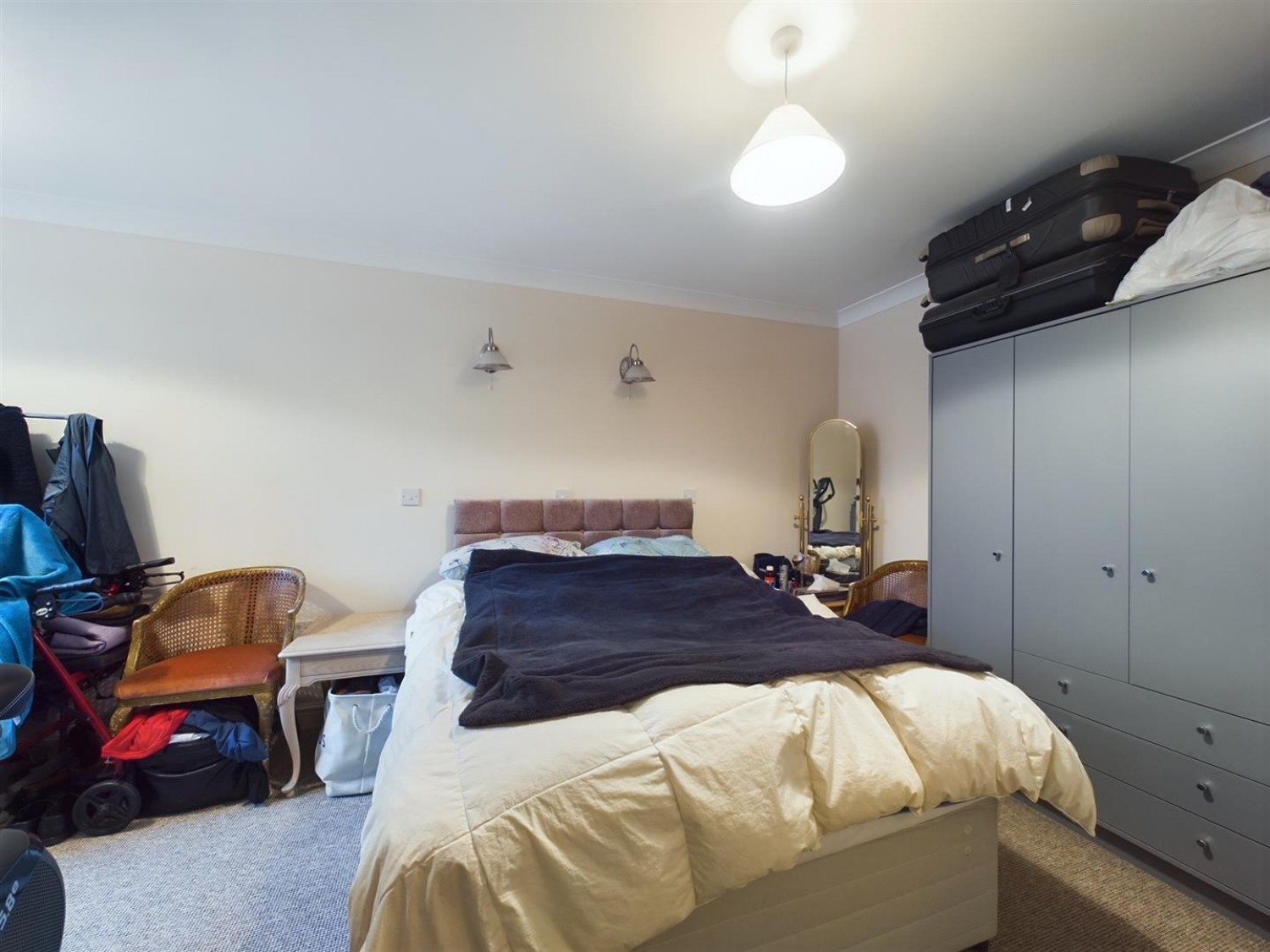 Venables Court, Venables Way
