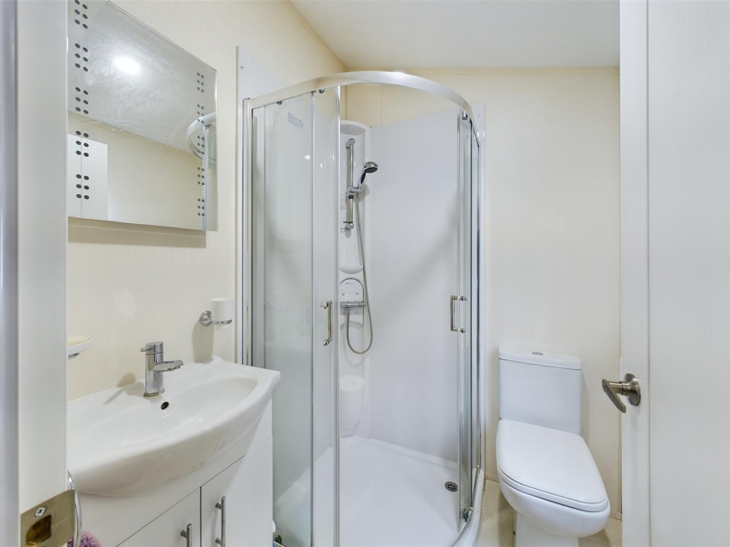 2 bedroom Park home for Sale Cathedral View, Newark Road, Lincoln