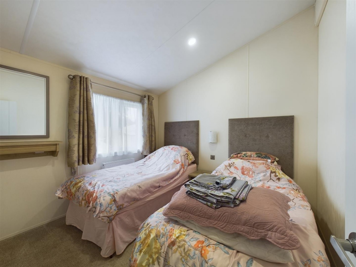 2 bedroom Park home for Sale Cathedral View, Newark Road, Lincoln