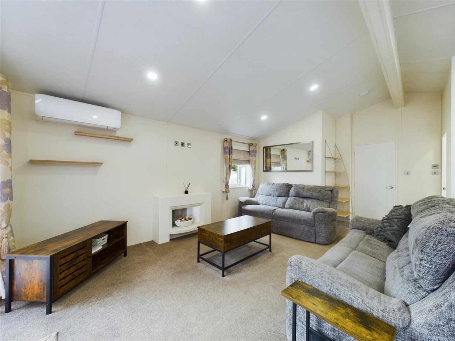 2 bedroom Park home for Sale Cathedral View, Newark Road, Lincoln