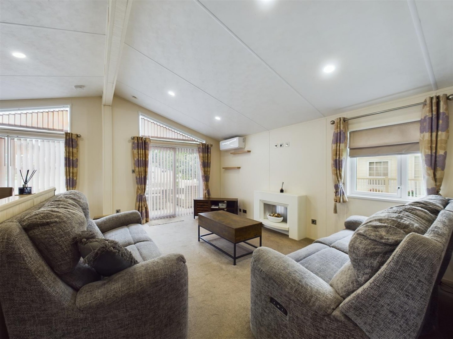 2 bedroom Park home for Sale Cathedral View, Newark Road, Lincoln