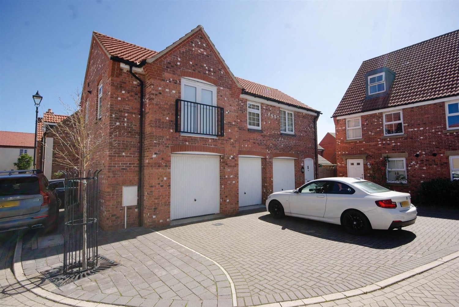 Buttercup Way, Witham St. Hughs