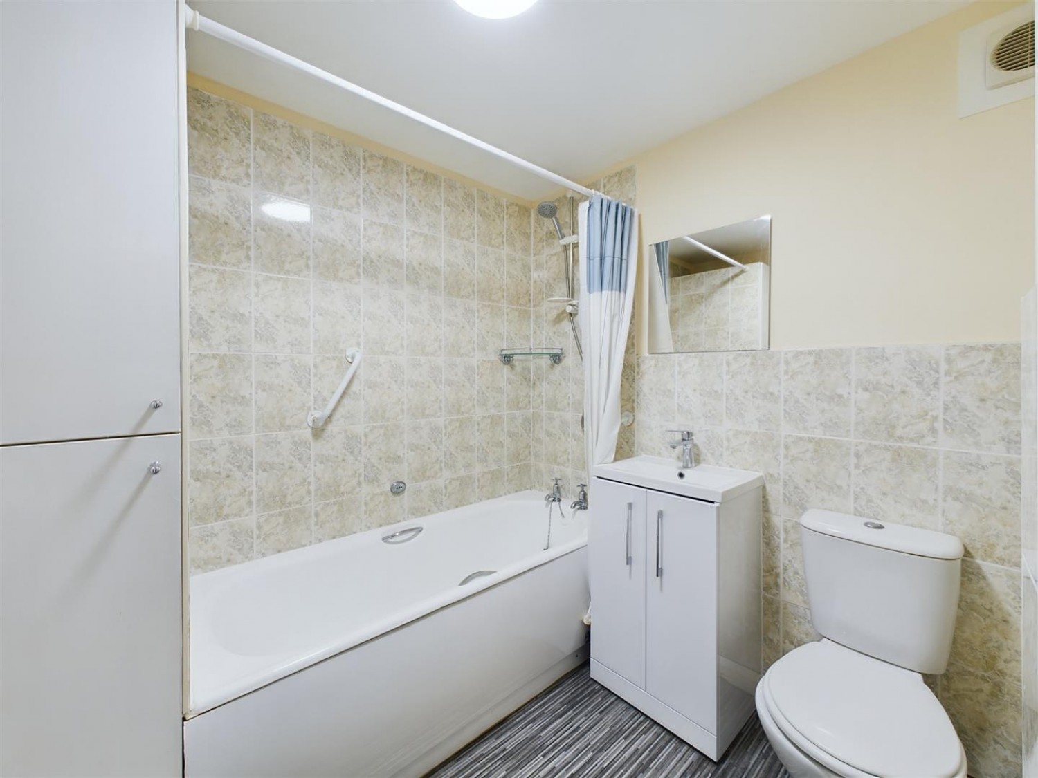 2 bedroom Flat for Sale Ockbrook Court, Williamson Street, LN1