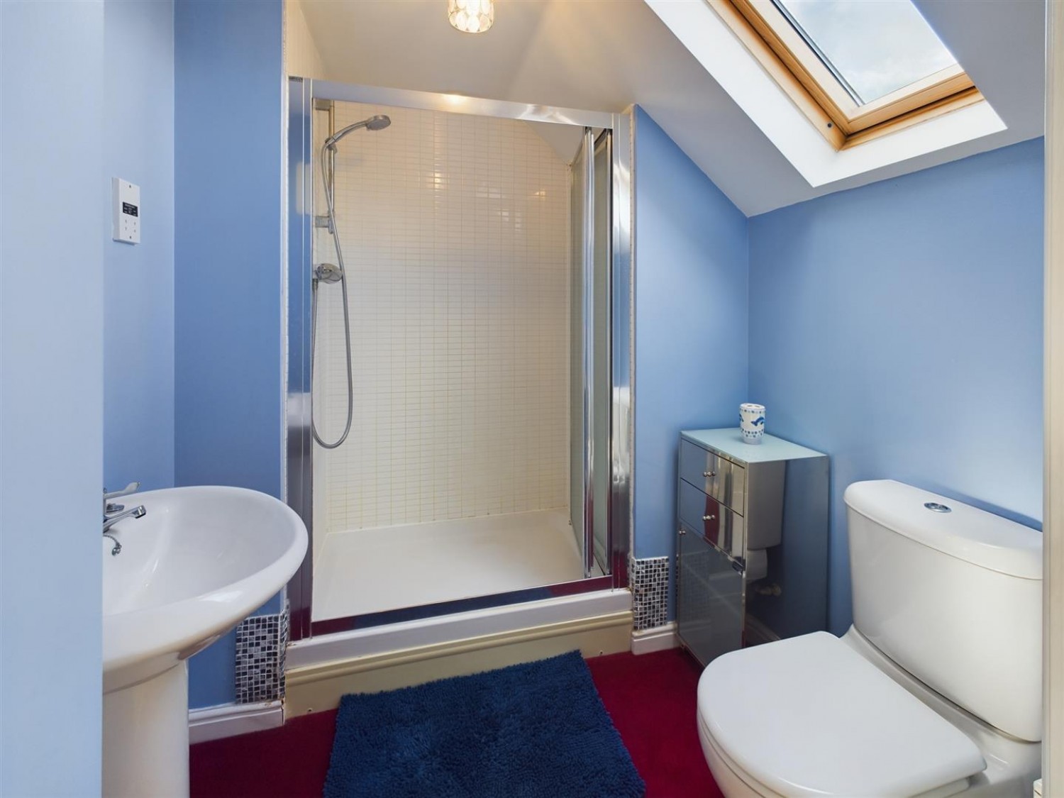 3 bedroom House for Sale Tall Pines Road, Witham St. Hughs
