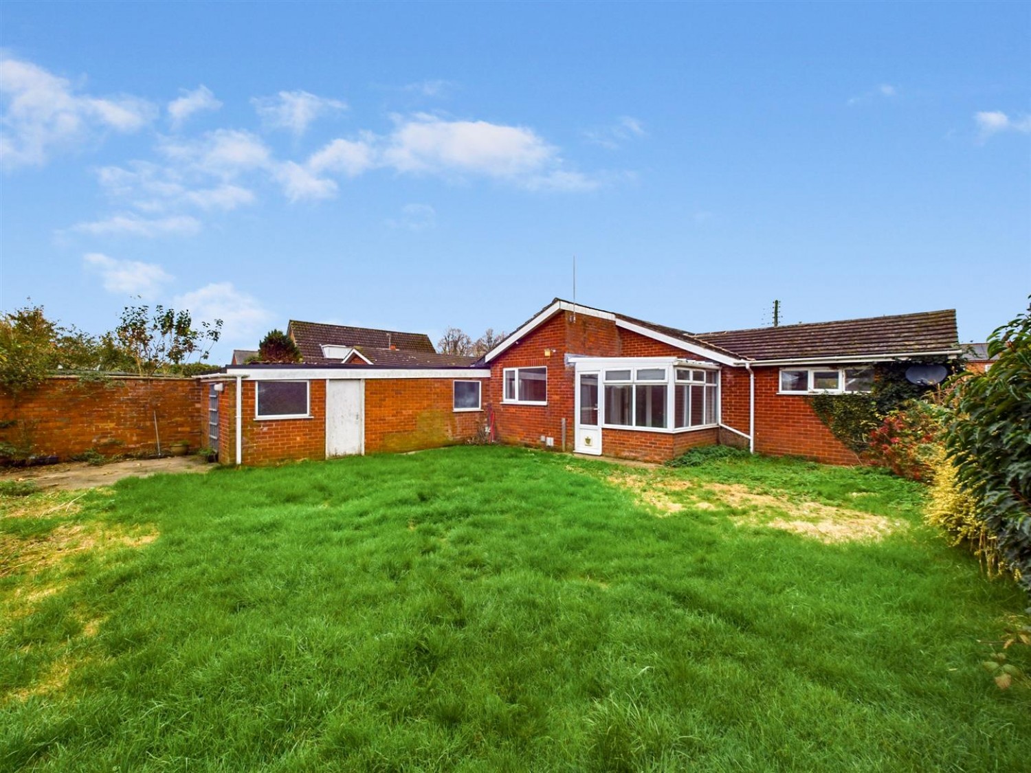 2 bedroom Bungalow for Sale High Street, Eagle, Lincoln