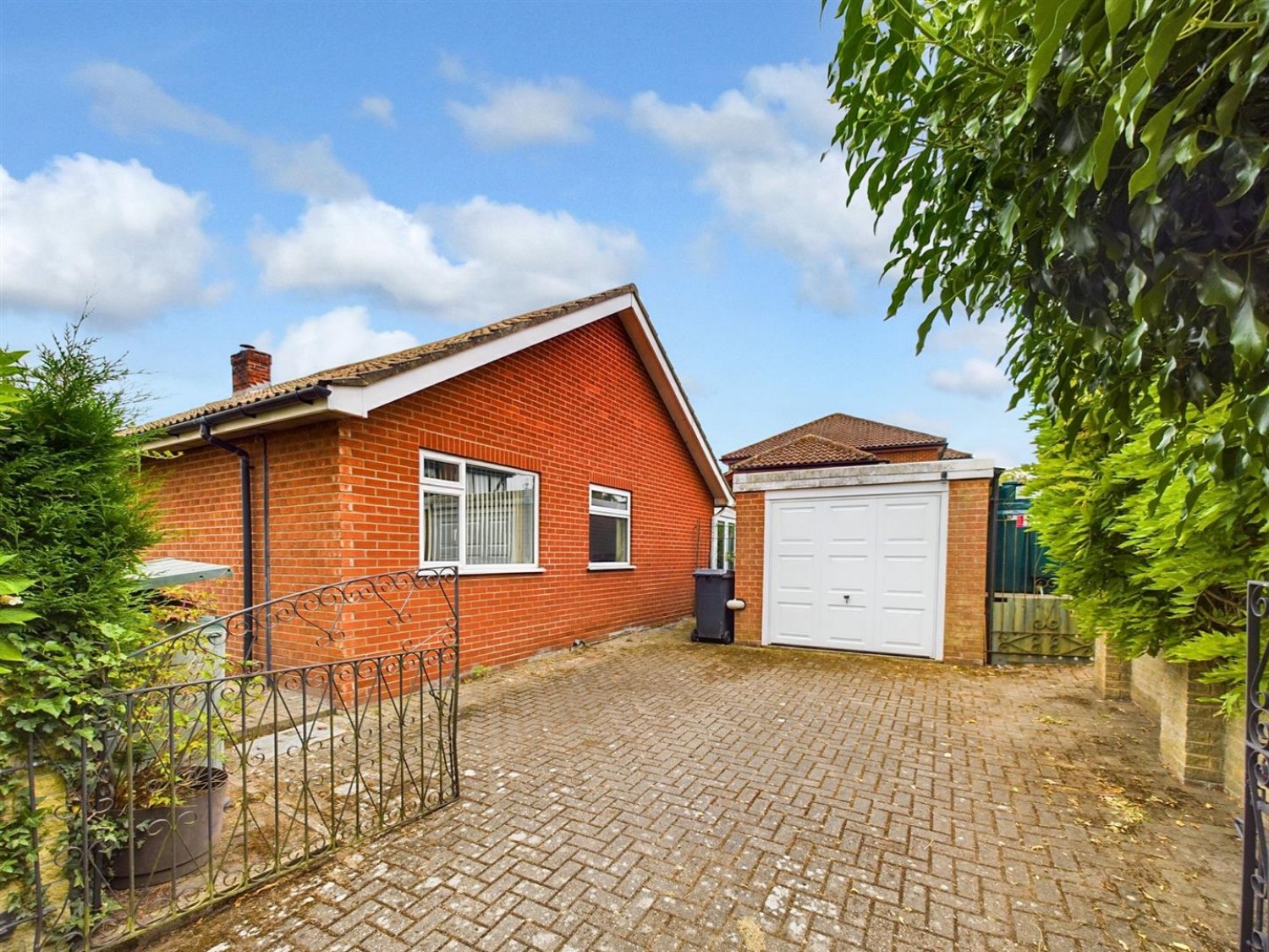 3 bedroom Bungalow for Sale High Street, Eagle, Lincoln