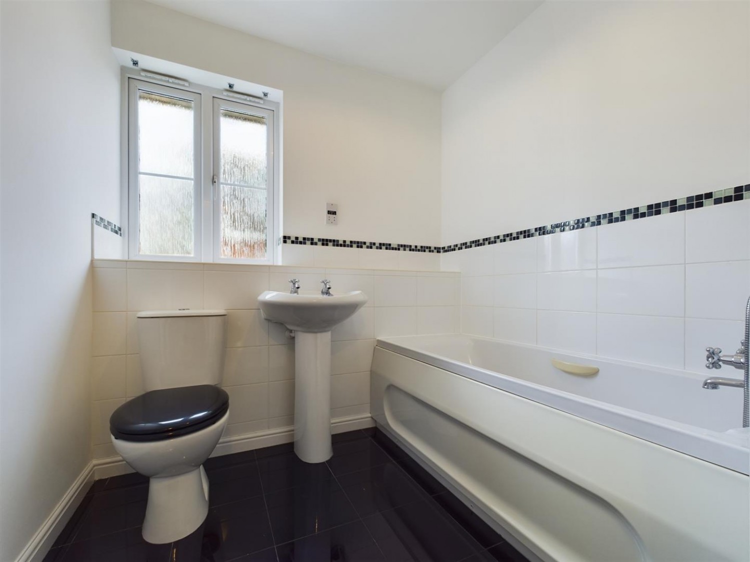 3 bedroom House for Sale Tall Pines Road, Witham St Hughs, Lincoln