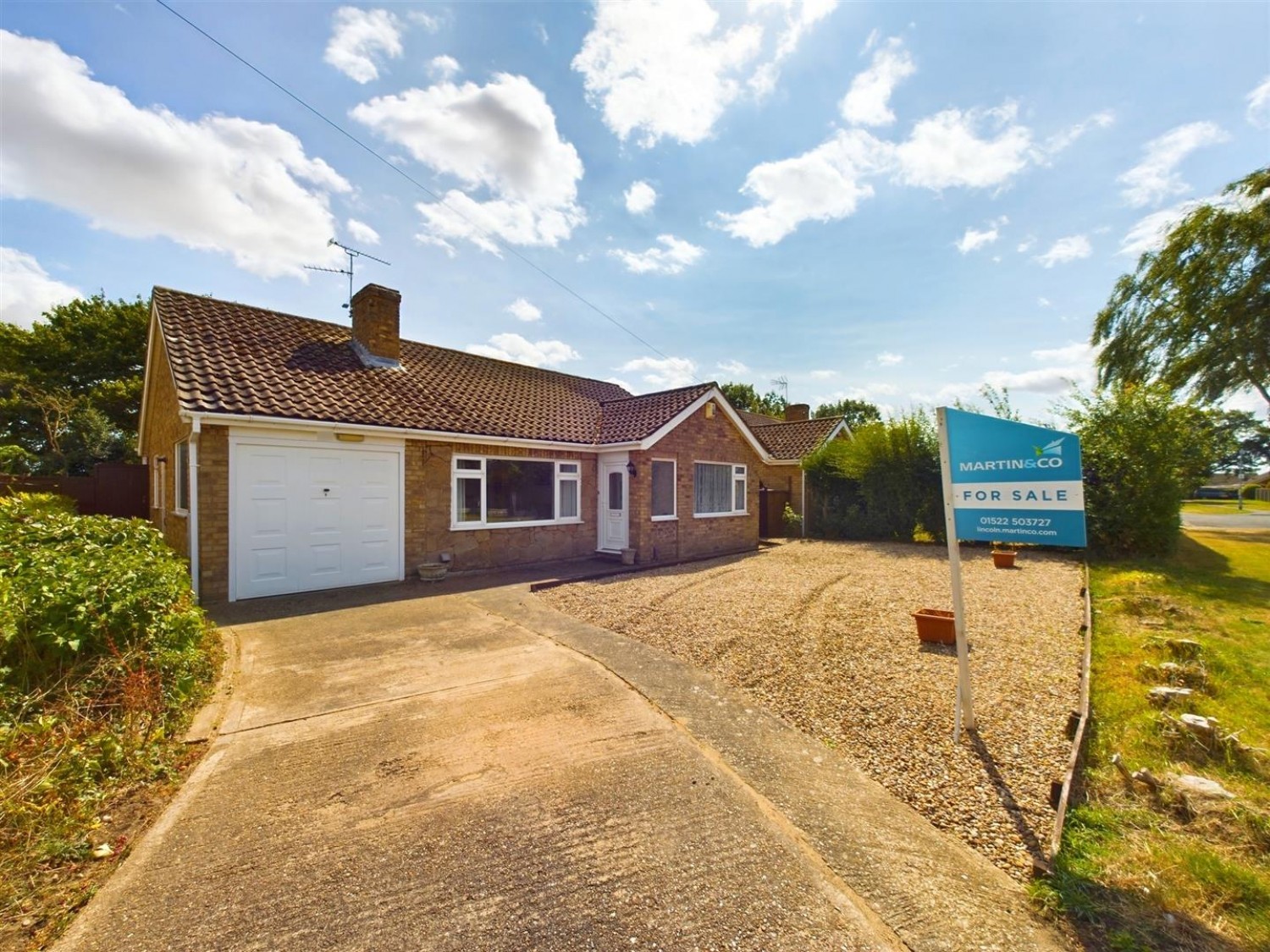 2 bedroom Bungalow for Sale Oulton Close, North Hykeham, Lincoln