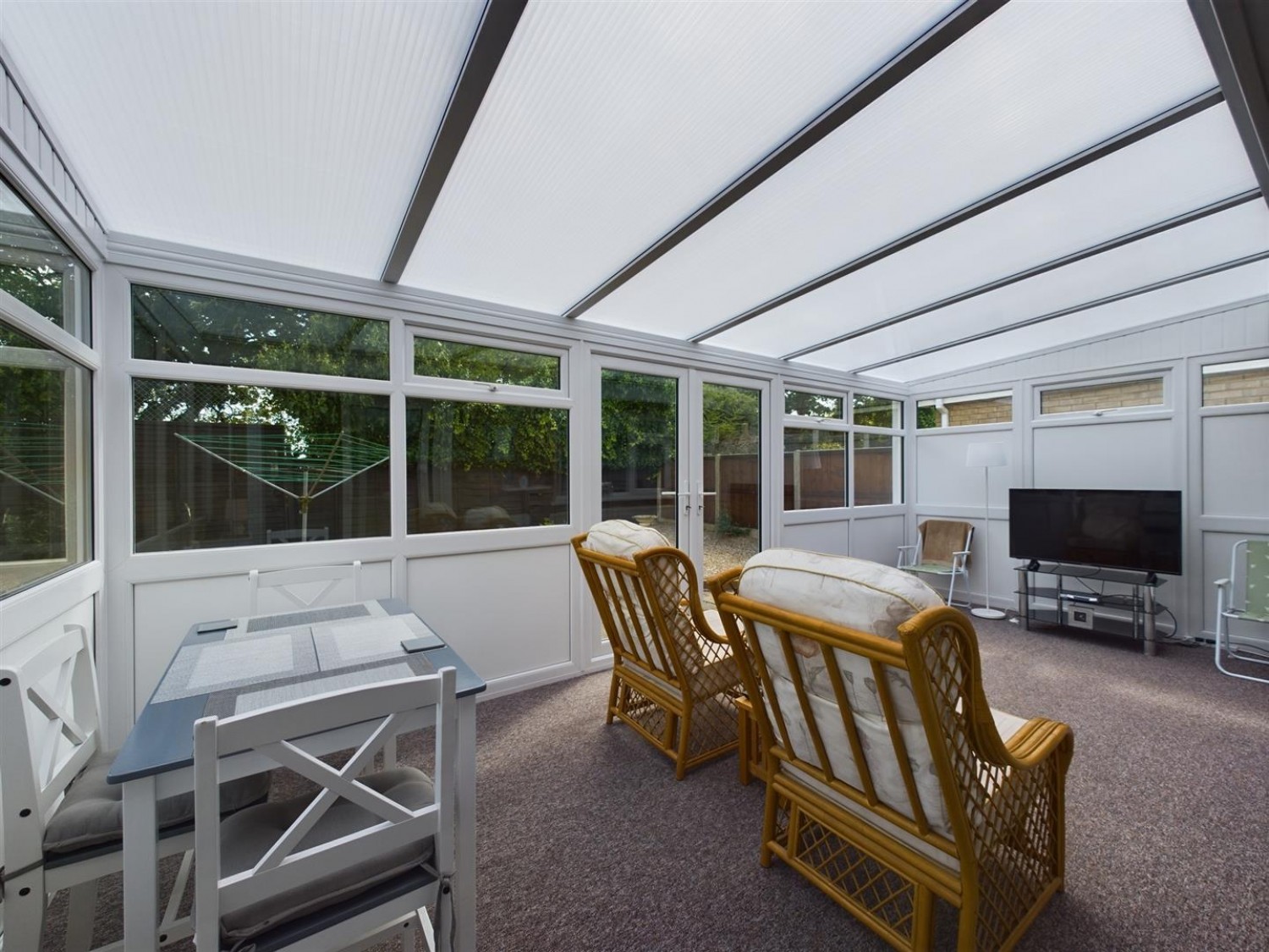 2 bedroom Bungalow for Sale Oulton Close, North Hykeham, Lincoln