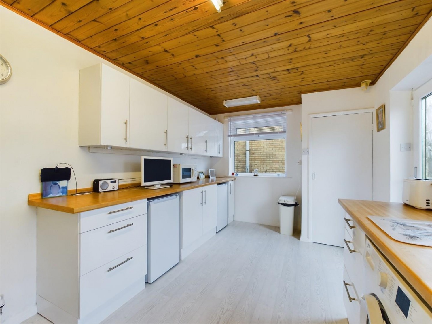 2 bedroom Bungalow for Sale Oulton Close, North Hykeham, Lincoln