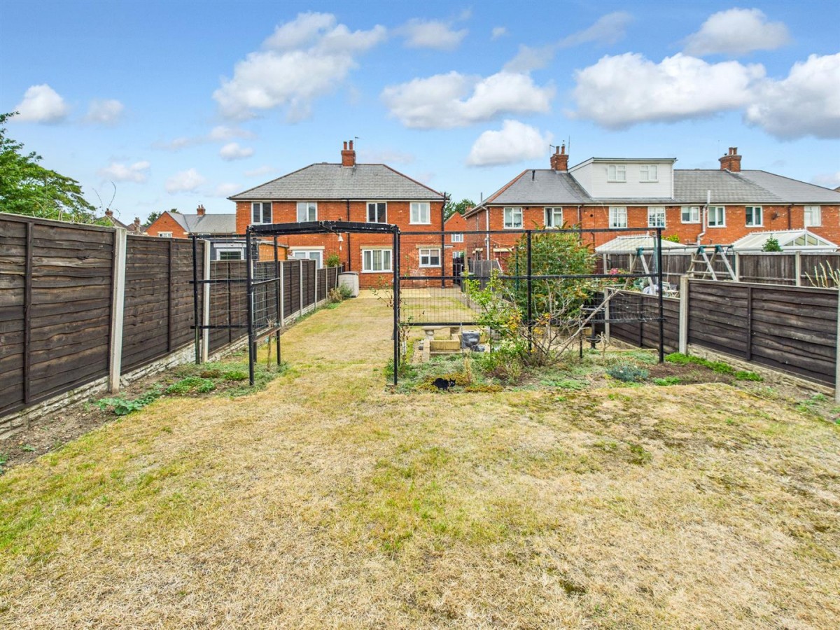 St. Peters Avenue, Lincoln