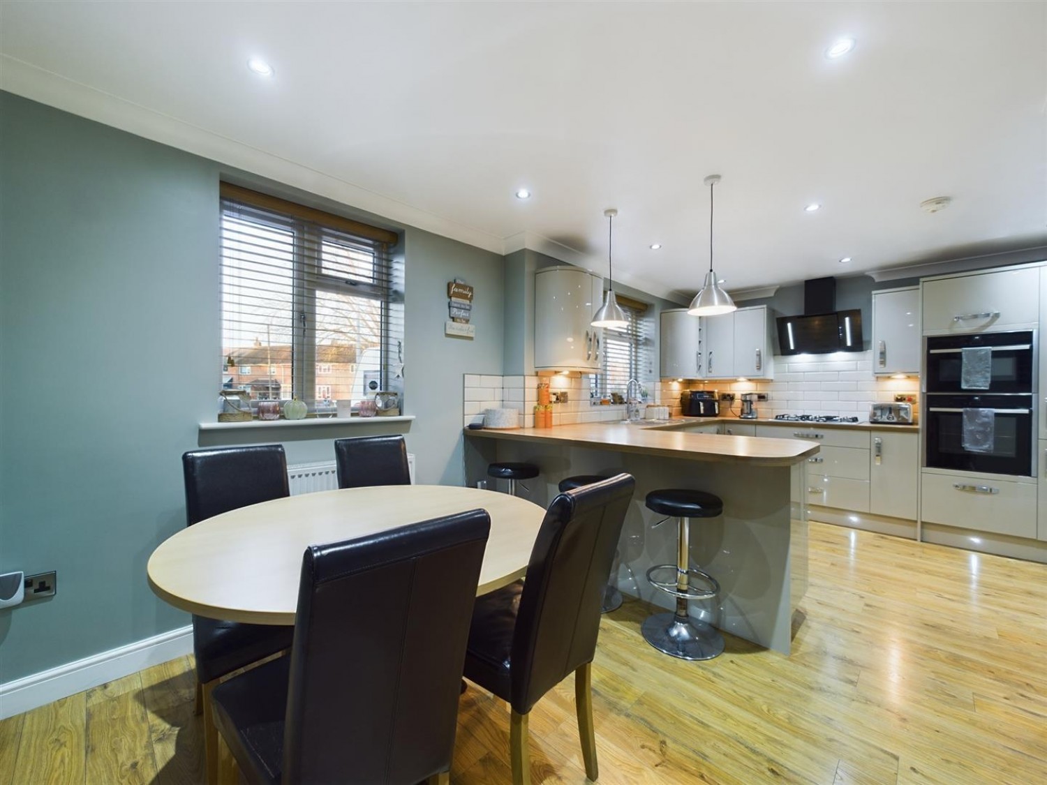 4 bedroom House for Sale Moorland Avenue, Lincoln, LN6