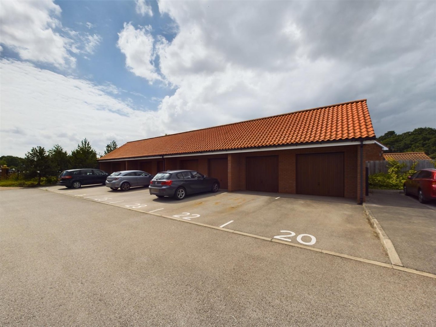 3 bedroom House for Sale The Quays, Burton Waters