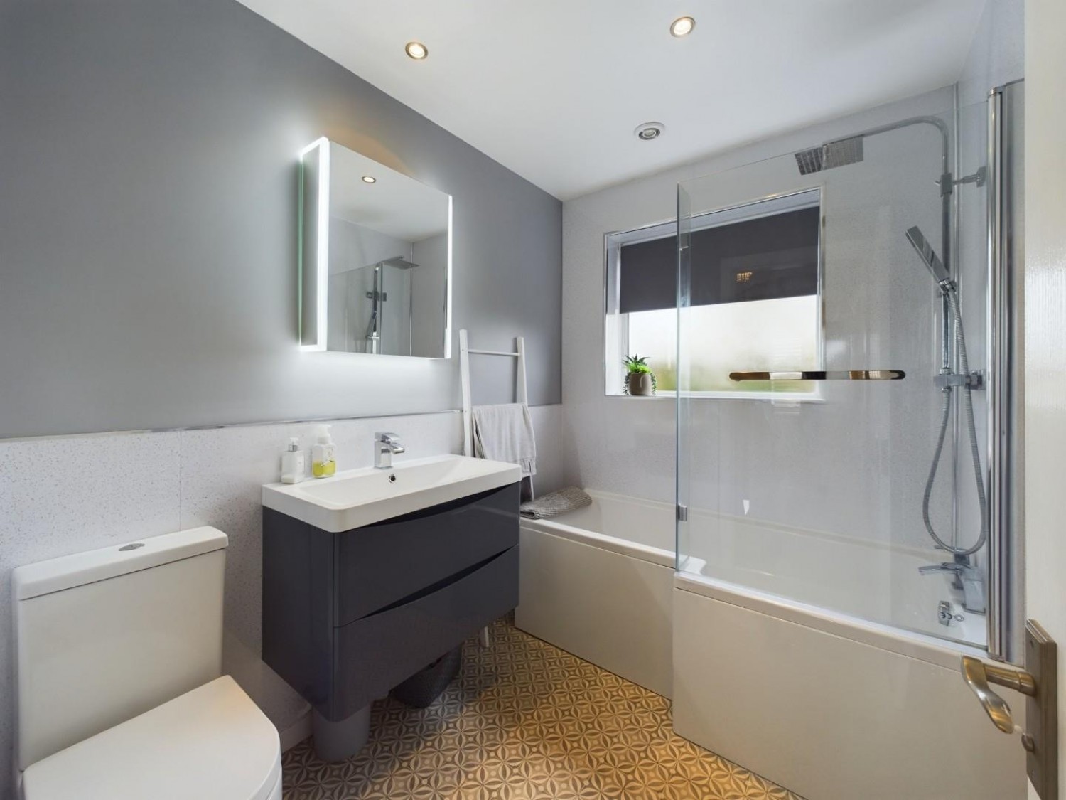 3 bedroom House for Sale Newark Road, North Hykeham, Lincoln