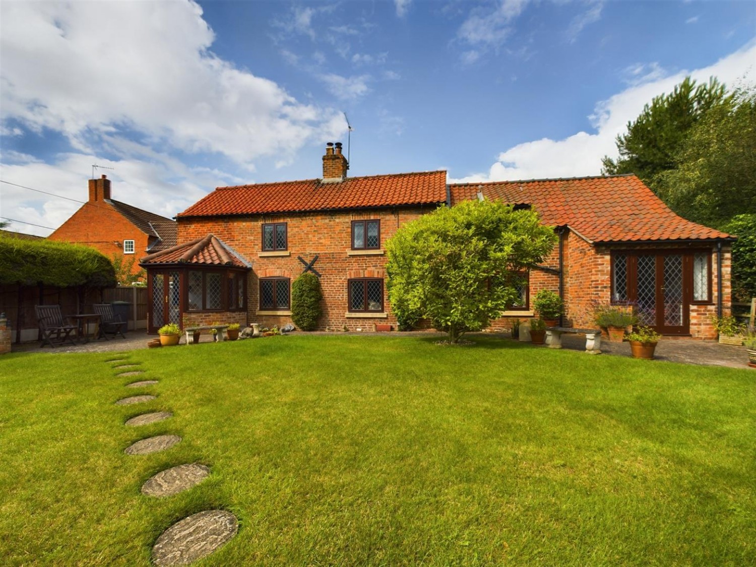 4 bedroom House for Sale Main Street, Thorpe-on-the-hill, Lincoln