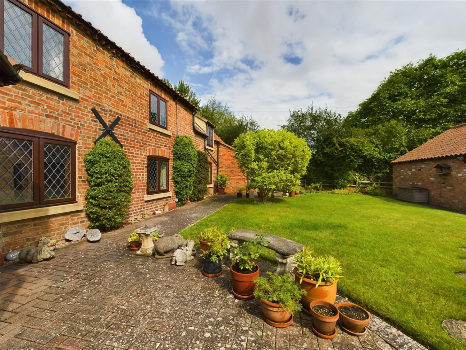 4 bedroom House for Sale Main Street, Thorpe-on-the-hill, Lincoln