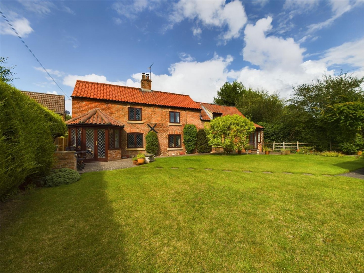 4 bedroom House for Sale Main Street, Thorpe-on-the-hill, Lincoln