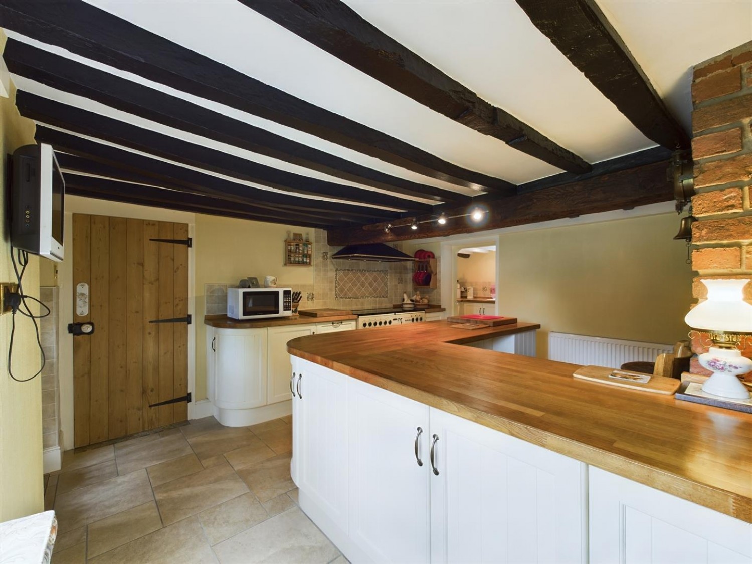 4 bedroom House for Sale Main Street, Thorpe-on-the-hill, Lincoln