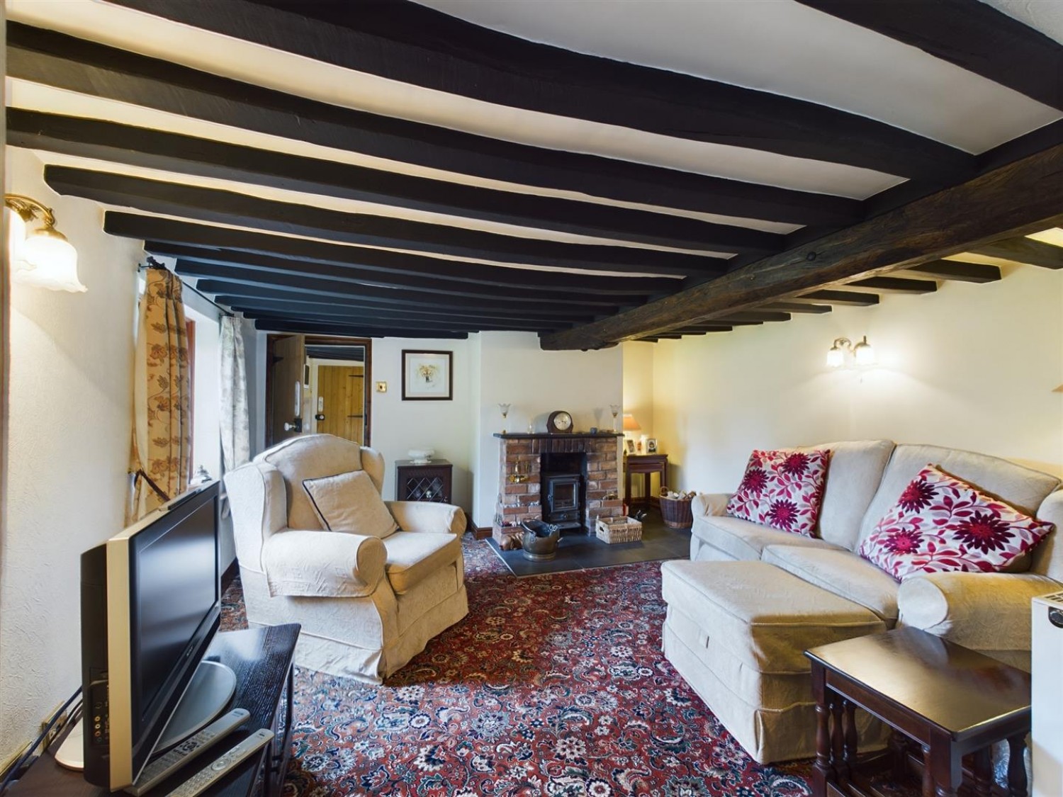 4 bedroom House for Sale Main Street, Thorpe-on-the-hill, Lincoln