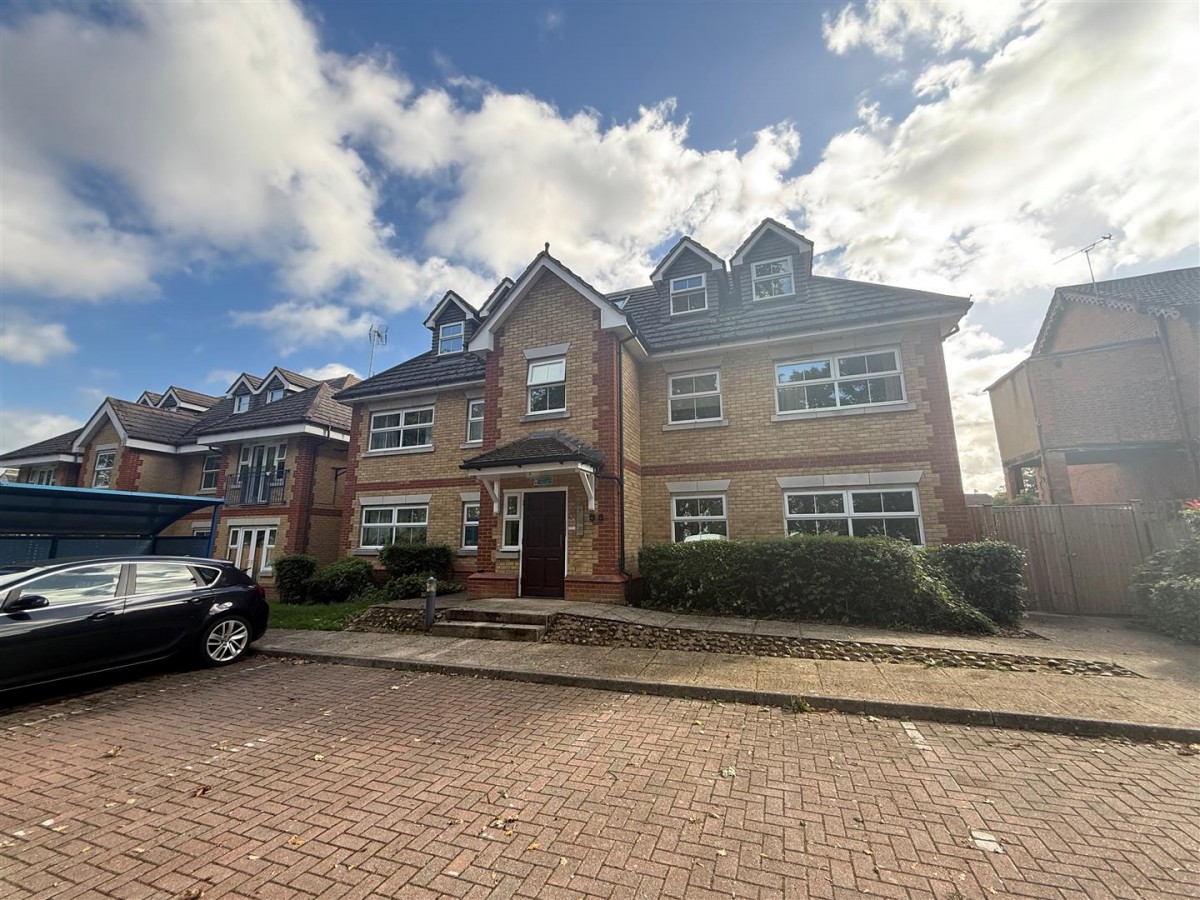 Farnborough Road, Farnborough