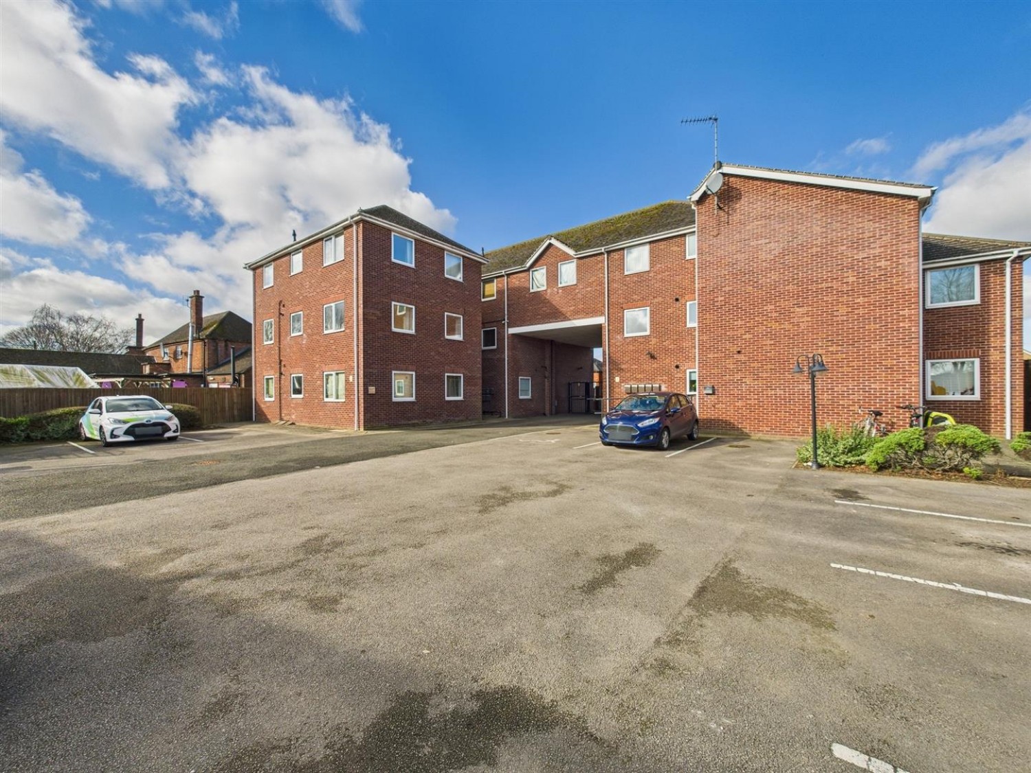 2 bedroom Flat for Letting The Mews, Lincoln Road, North Hykeham