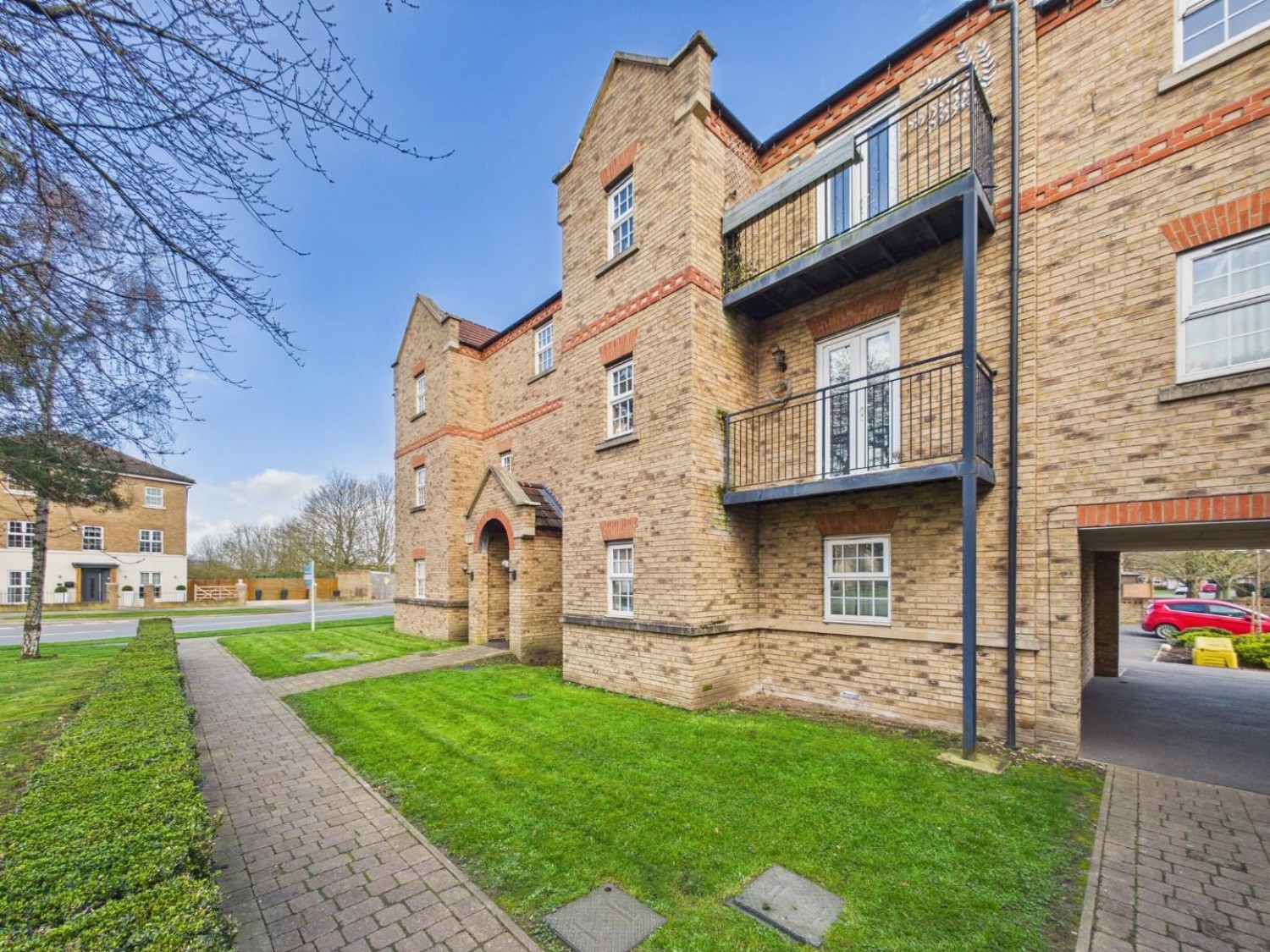 2 bedroom Flat for Sale Warren Lane, Witham St. Hughs