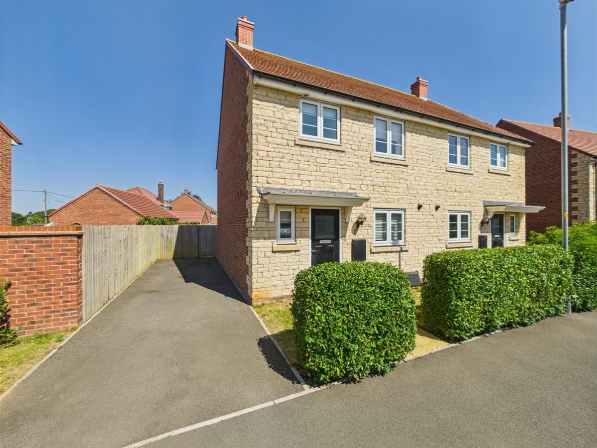 Top Farm Avenue, Navenby, Lincoln