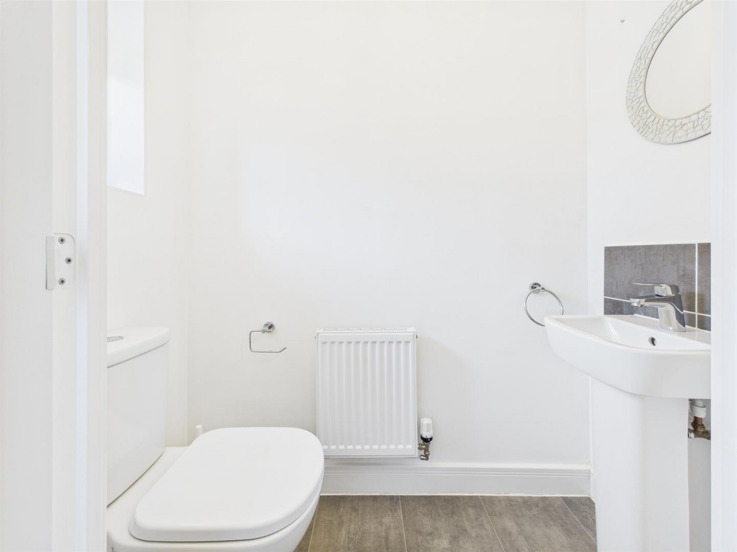 3 bedroom House for Sale Top Farm Avenue, Navenby, Lincoln