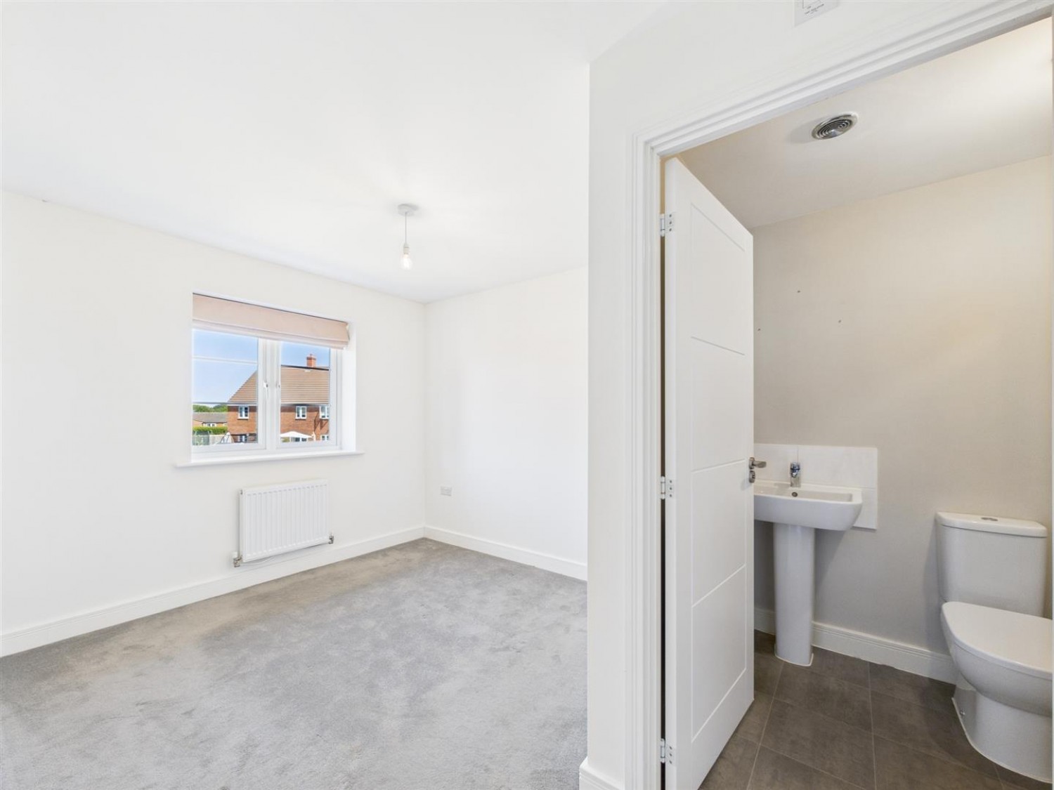 3 bedroom House for Sale Top Farm Avenue, Navenby, Lincoln