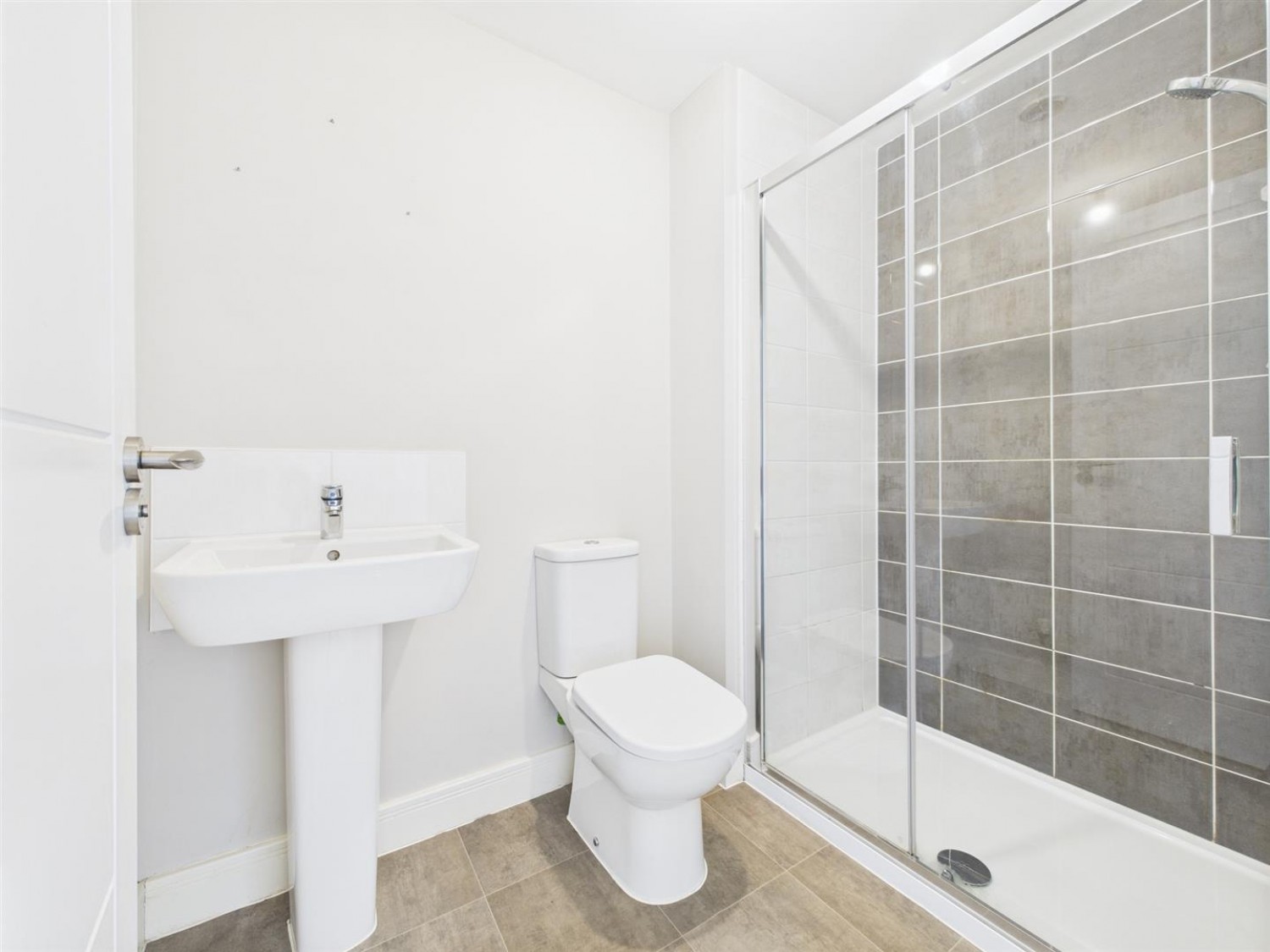 3 bedroom House for Sale Top Farm Avenue, Navenby, Lincoln