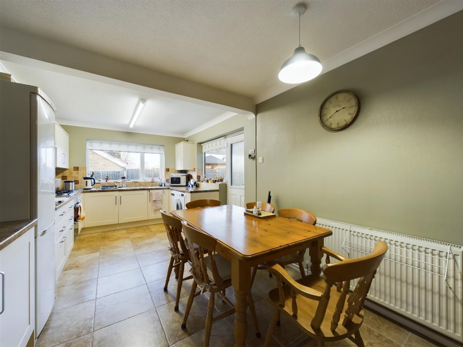 3 bedroom Bungalow in Pendine Crescent, North Hykeham, Lincoln