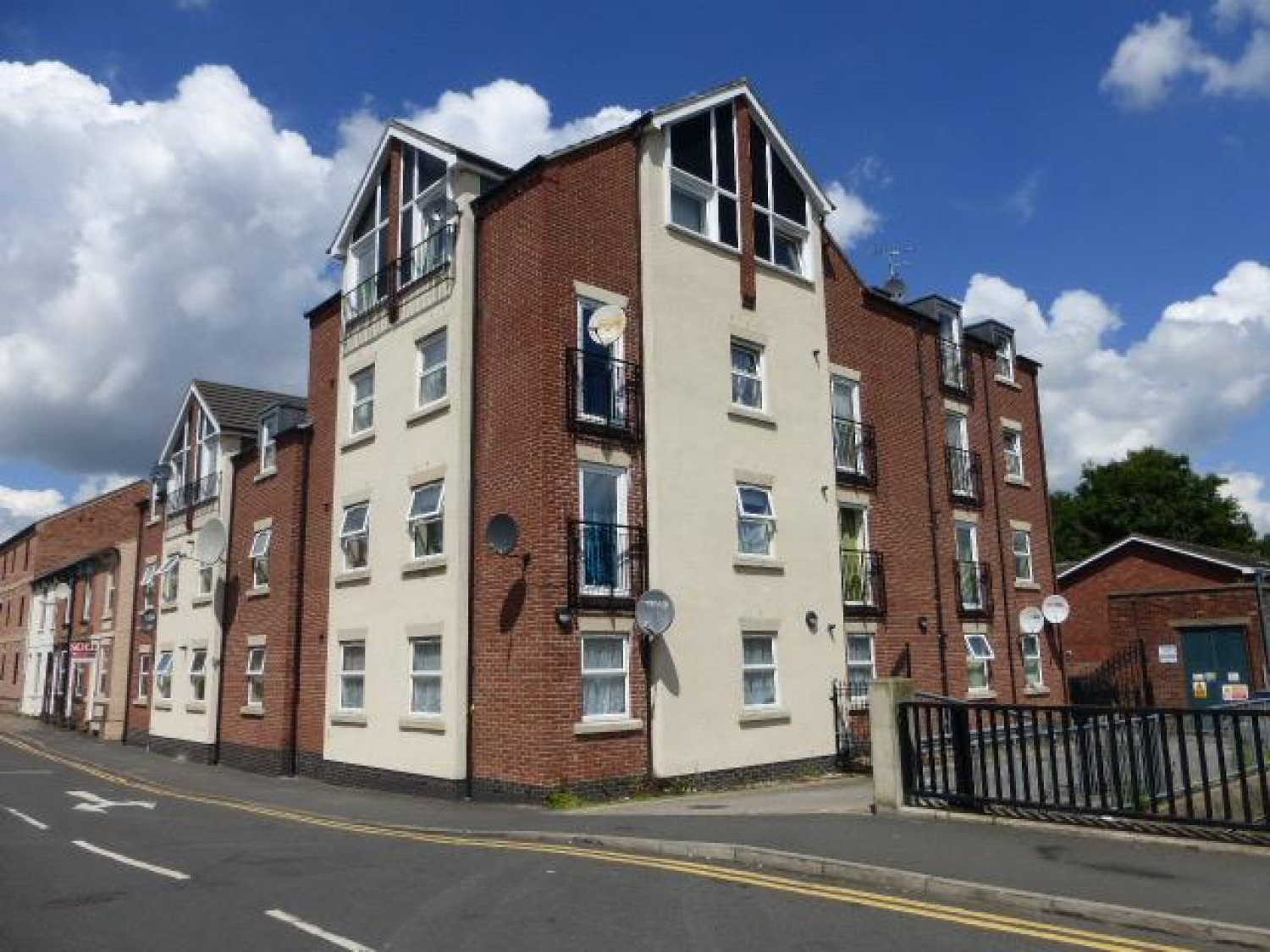 Monson Mews, Monson Street