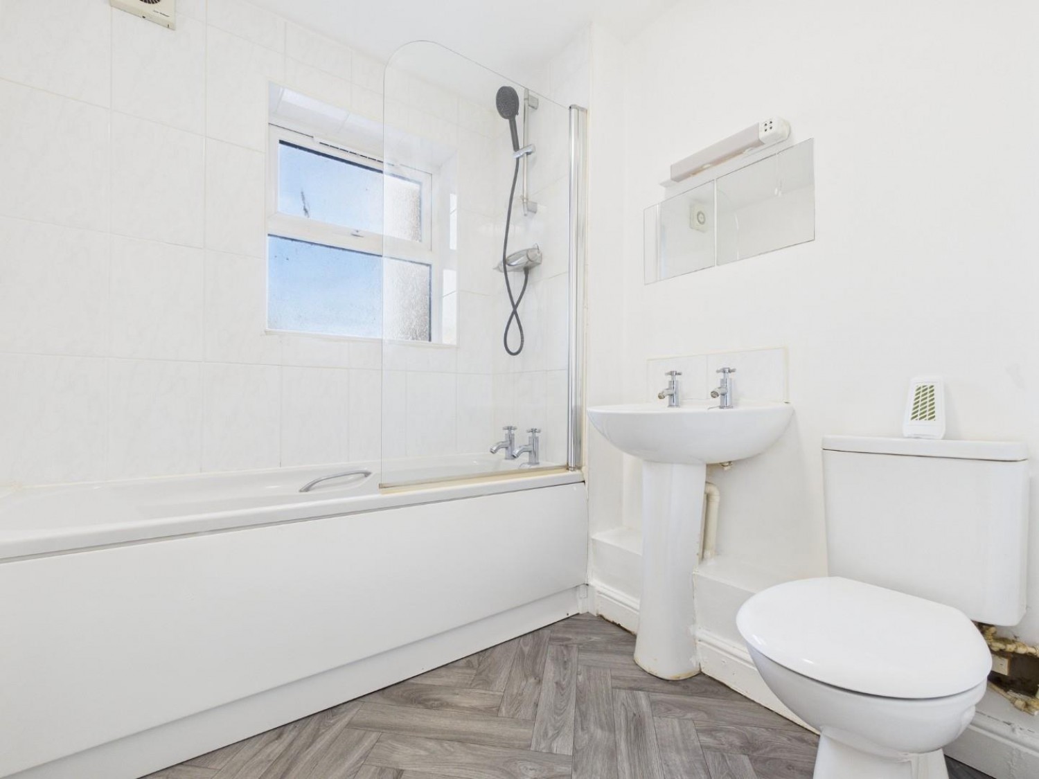 Monson Mews, Monson Street