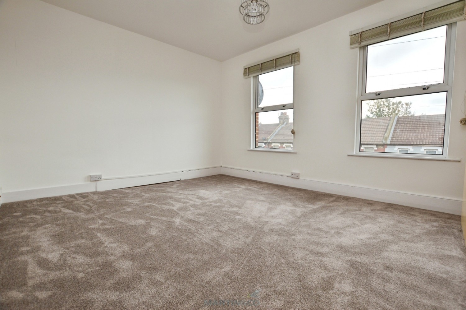 3 bedroom House for Letting Old Road West, Gravesend