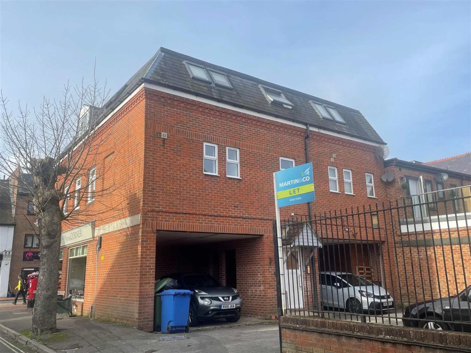 1 bedroom Flat for Letting Camp Road, Farnborough