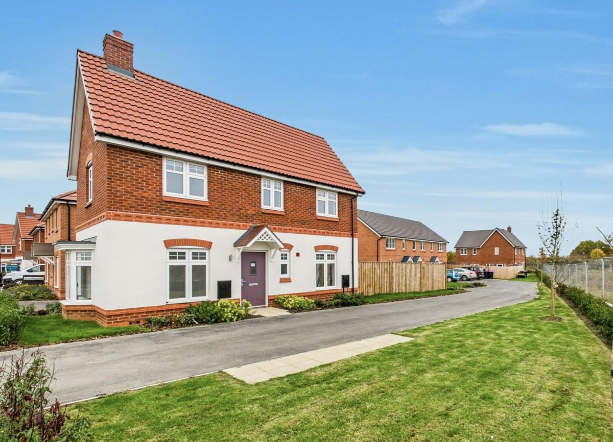 Home 165 - Swan Grange, Witham St. Hughs, LN6 9US