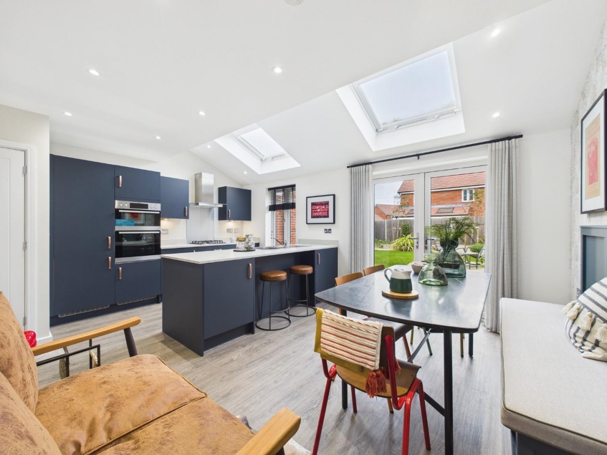 Home 150 - Swan Grange, Witham St. Hughs, LN6 9US