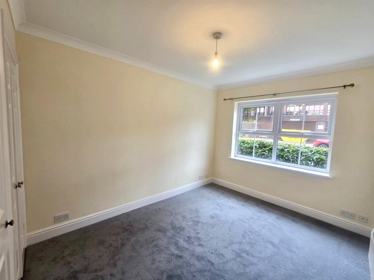 Burleigh Gardens, Woking
