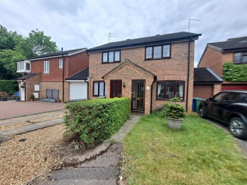 Grenadiers Way, Farnborough