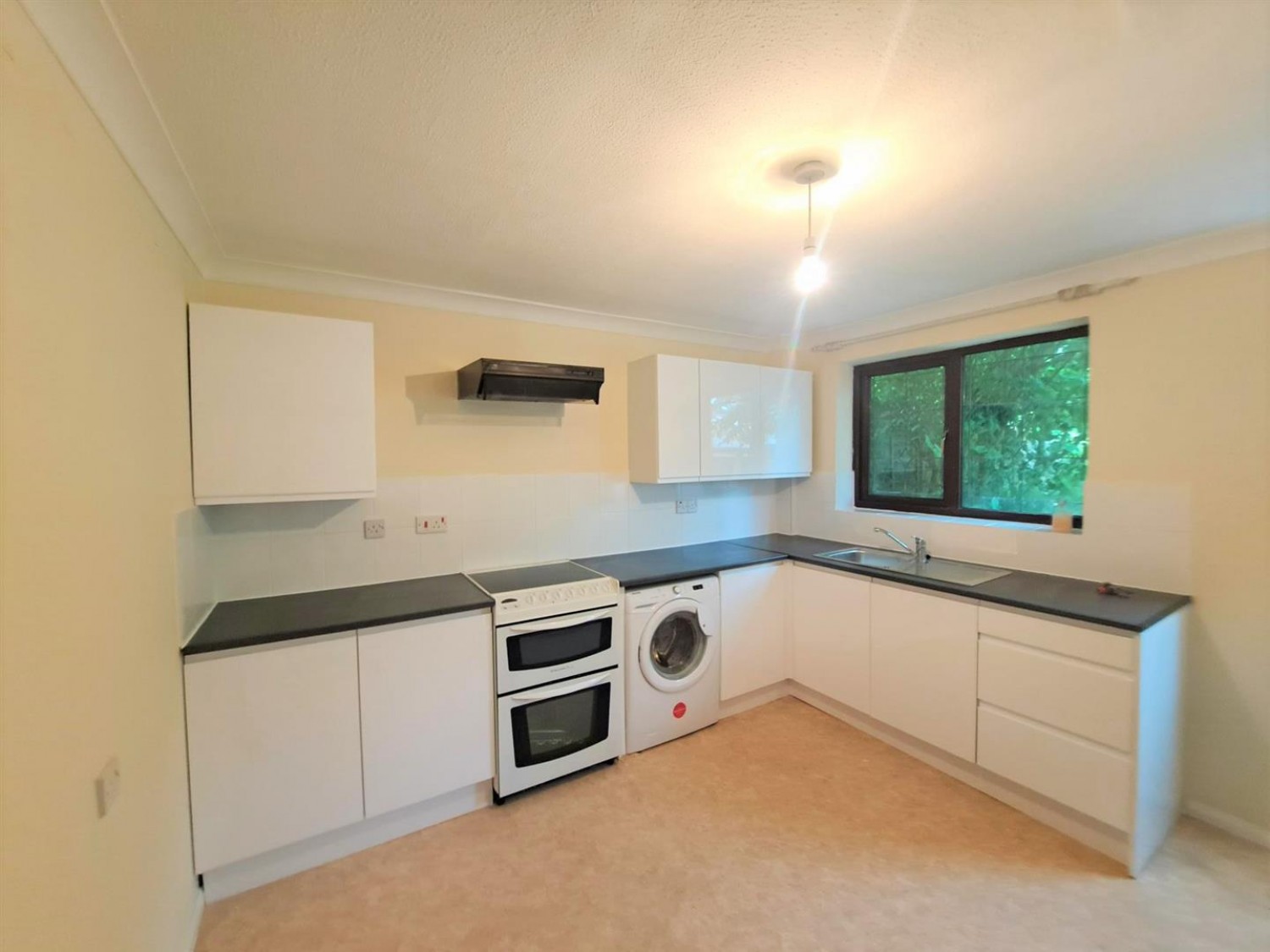 Grenadiers Way, Farnborough