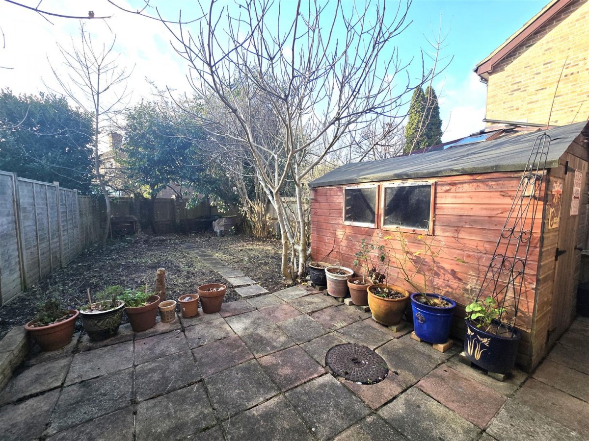 Grenadiers Way, Farnborough