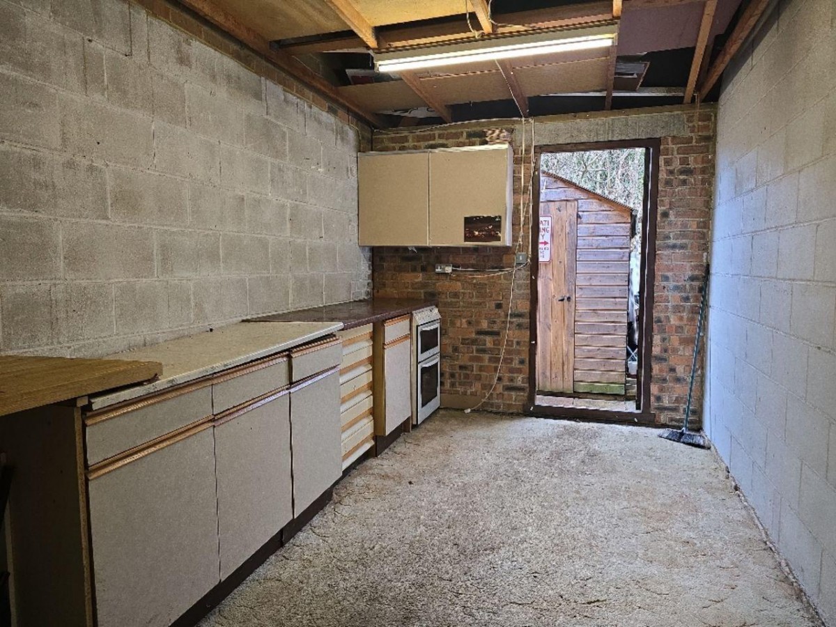 Grenadiers Way, Farnborough