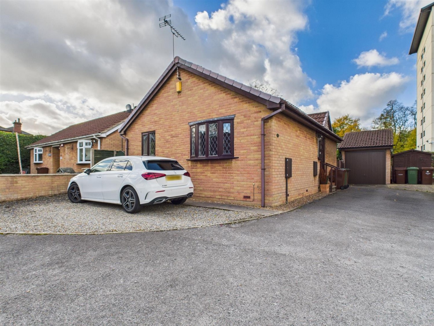 2 bedroom Bungalow for Sale Longwoods Walk, Knottingley
