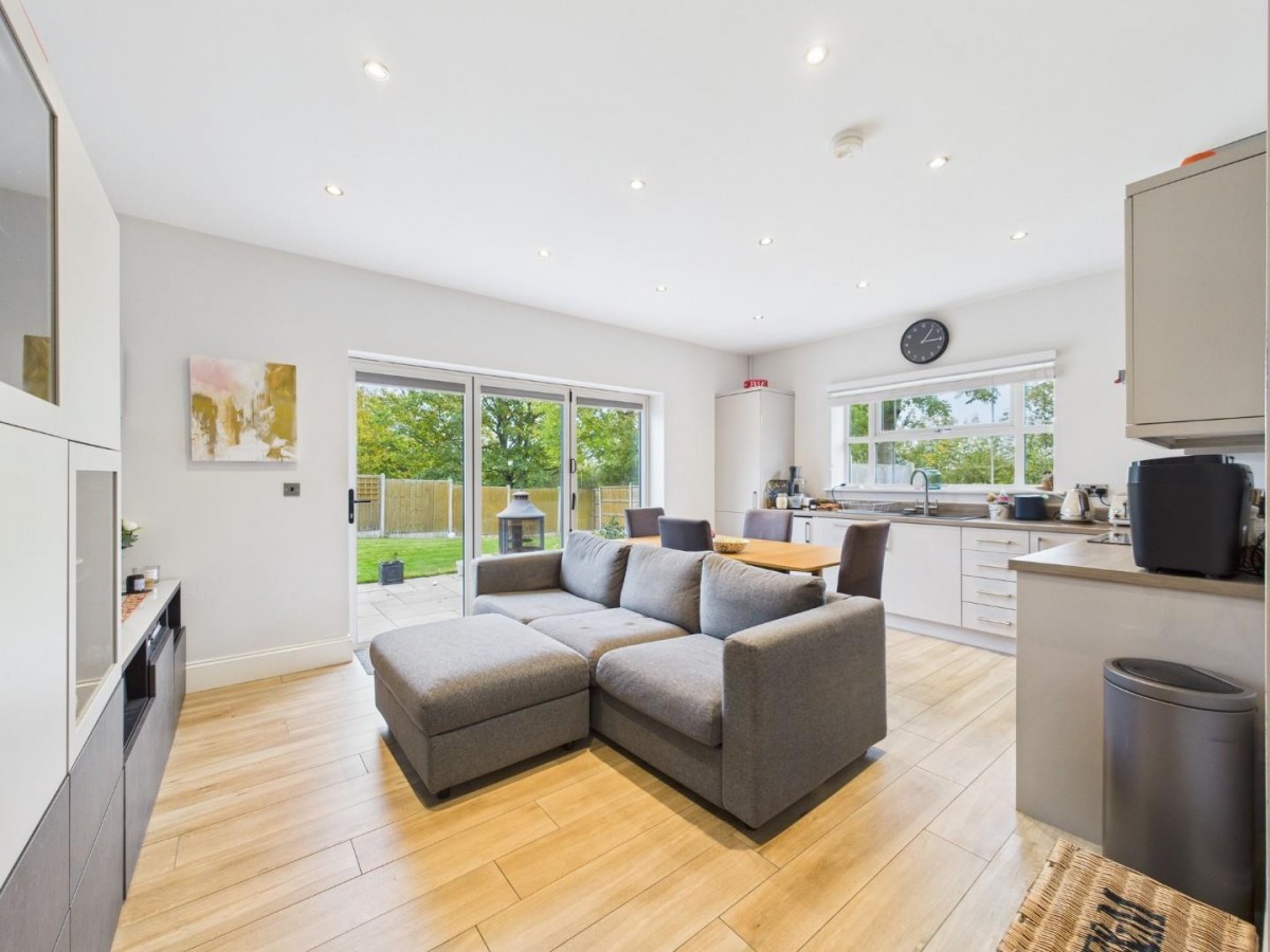 Fledgling Close, Eagle, Lincoln