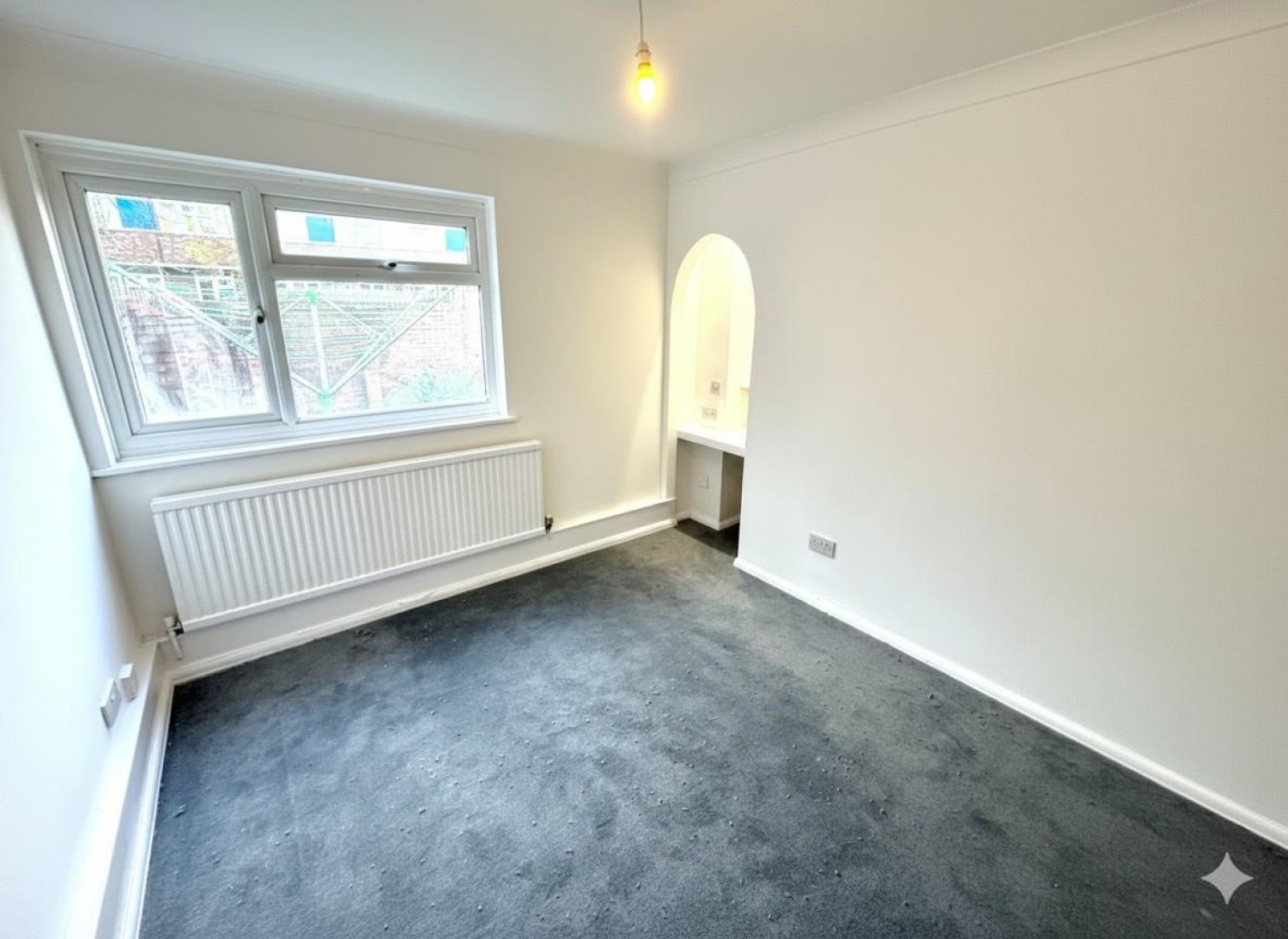2 bedroom House for Letting Mayfield Road, Farnborough