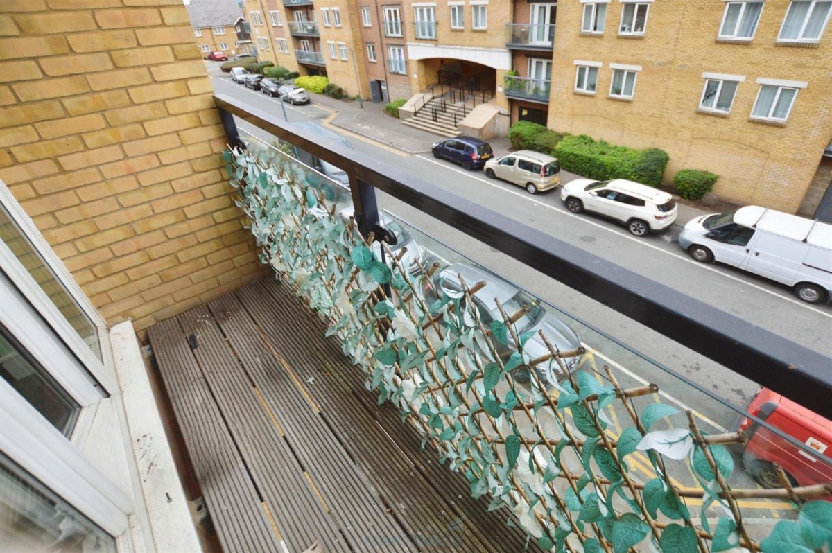 Black Eagle Drive, Northfleet