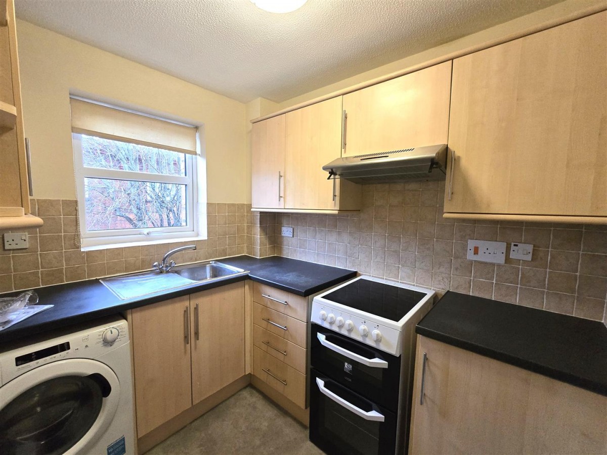 Phoenix Court, Elms Road