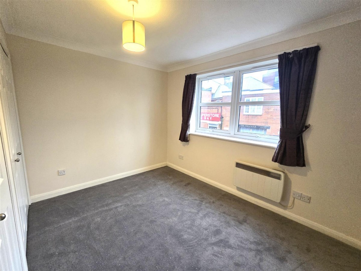 Phoenix Court, Elms Road