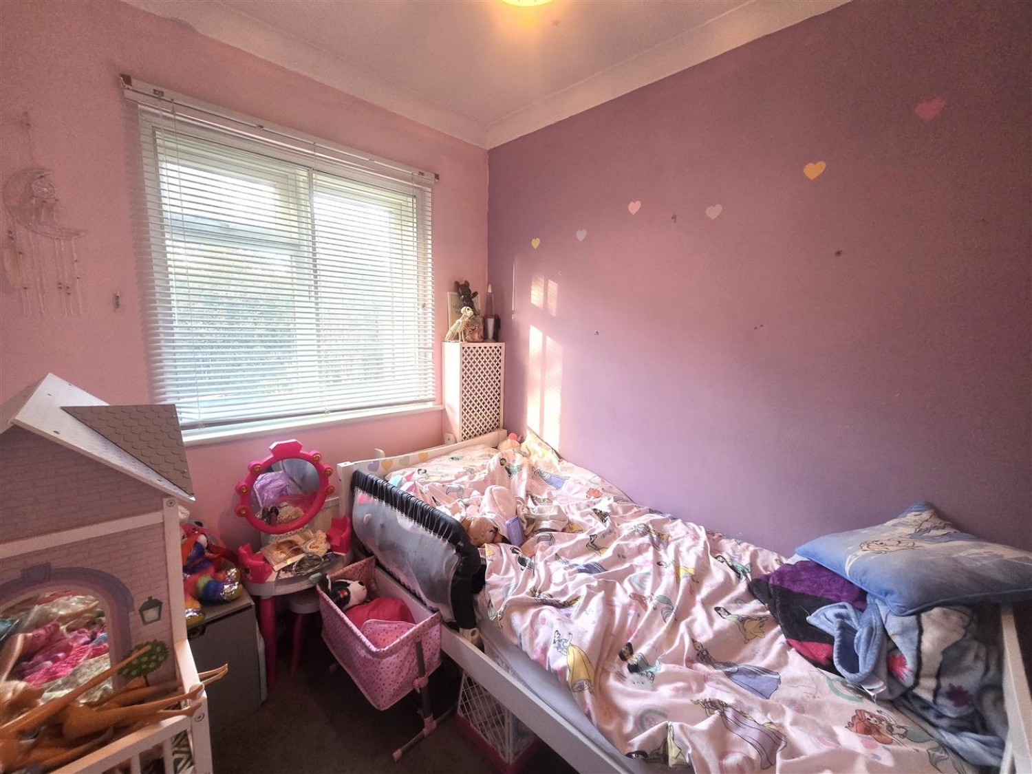 3 bedroom House for Letting Herbs End, Farnborough